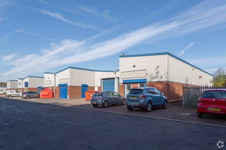 Hurst Ln, Brierley Hill for lease - Primary Photo - Image 1 of 3