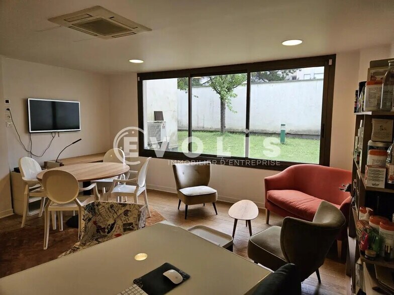 Office in Montrouge for sale - Interior Photo - Image 2 of 10