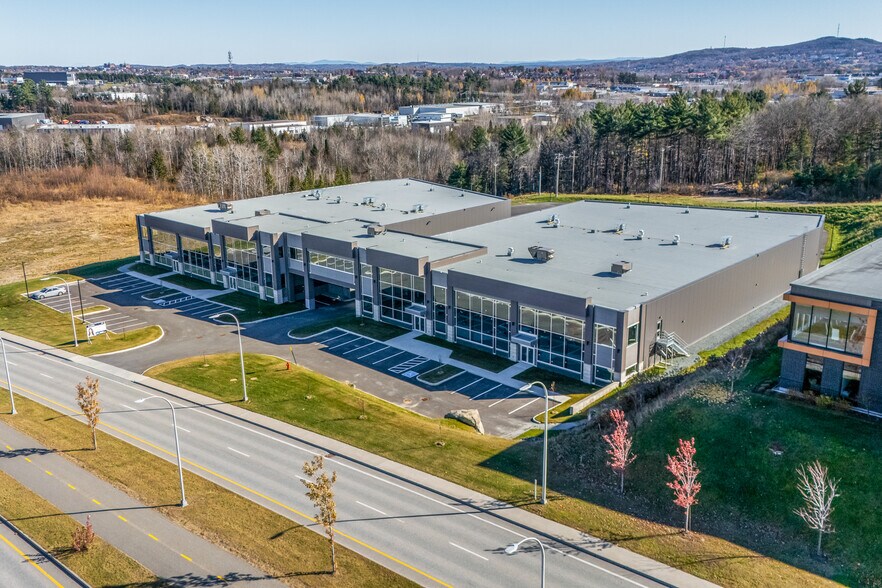 4590-4592 Boul De Portland, Sherbrooke, QC for lease - Building Photo - Image 2 of 18