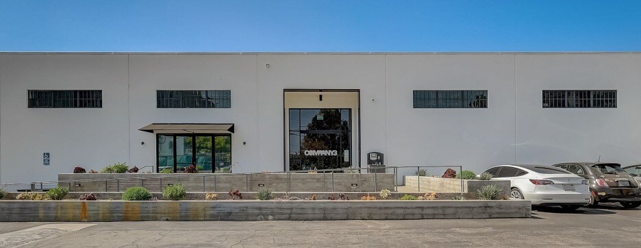 905 Lillian Way, Los Angeles, CA for lease - Building Photo - Image 1 of 8