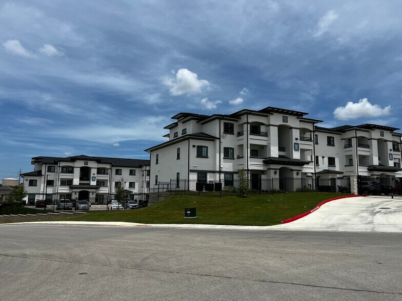 10504 Amber Heart Crk, San Antonio, TX for lease - Building Photo - Image 3 of 6