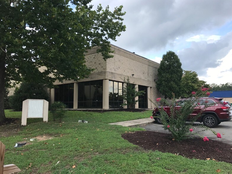 10238 Sycamore Dr, Ashland, VA for sale - Building Photo - Image 1 of 1