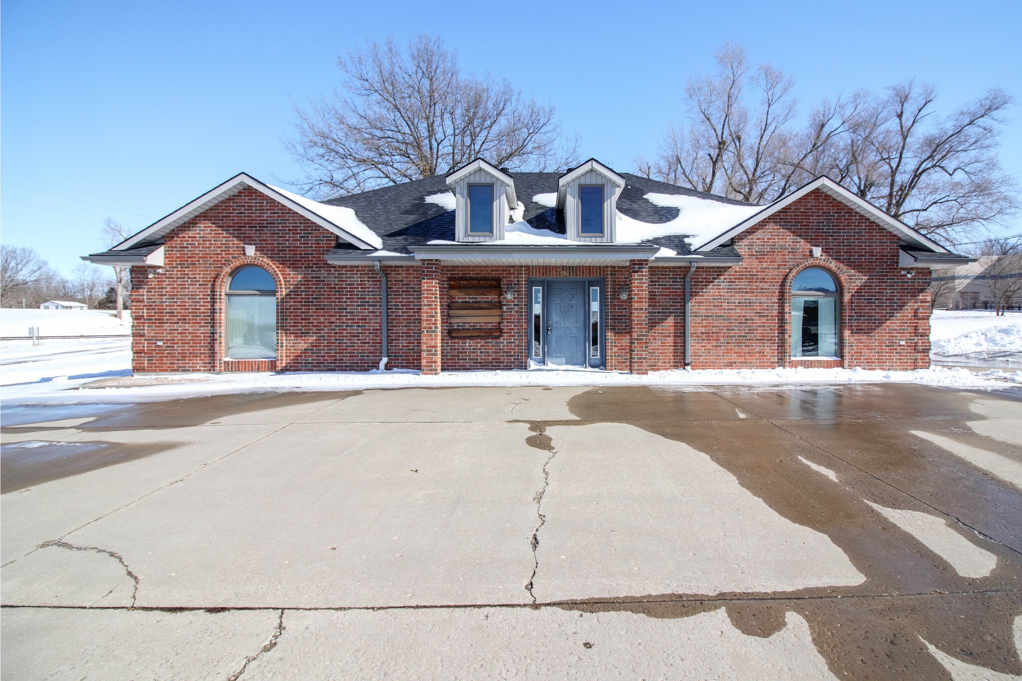 204 N Adams Ave, Knob Noster, MO for sale Primary Photo- Image 1 of 1