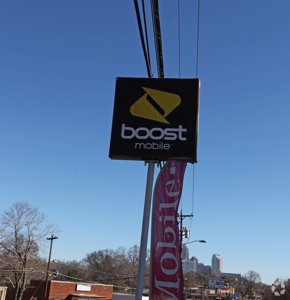 1926 S Tryon St, Charlotte, NC for lease - Building Photo - Image 3 of 5