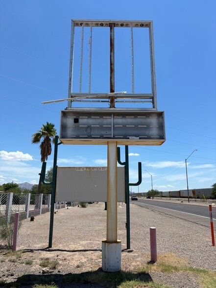 612 W Frontier St, Eloy, AZ for lease - Building Photo - Image 2 of 11