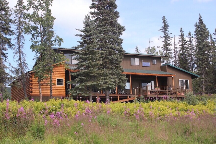 Mile 1 Bear Trail, King Salmon, AK for sale - Primary Photo - Image 1 of 1