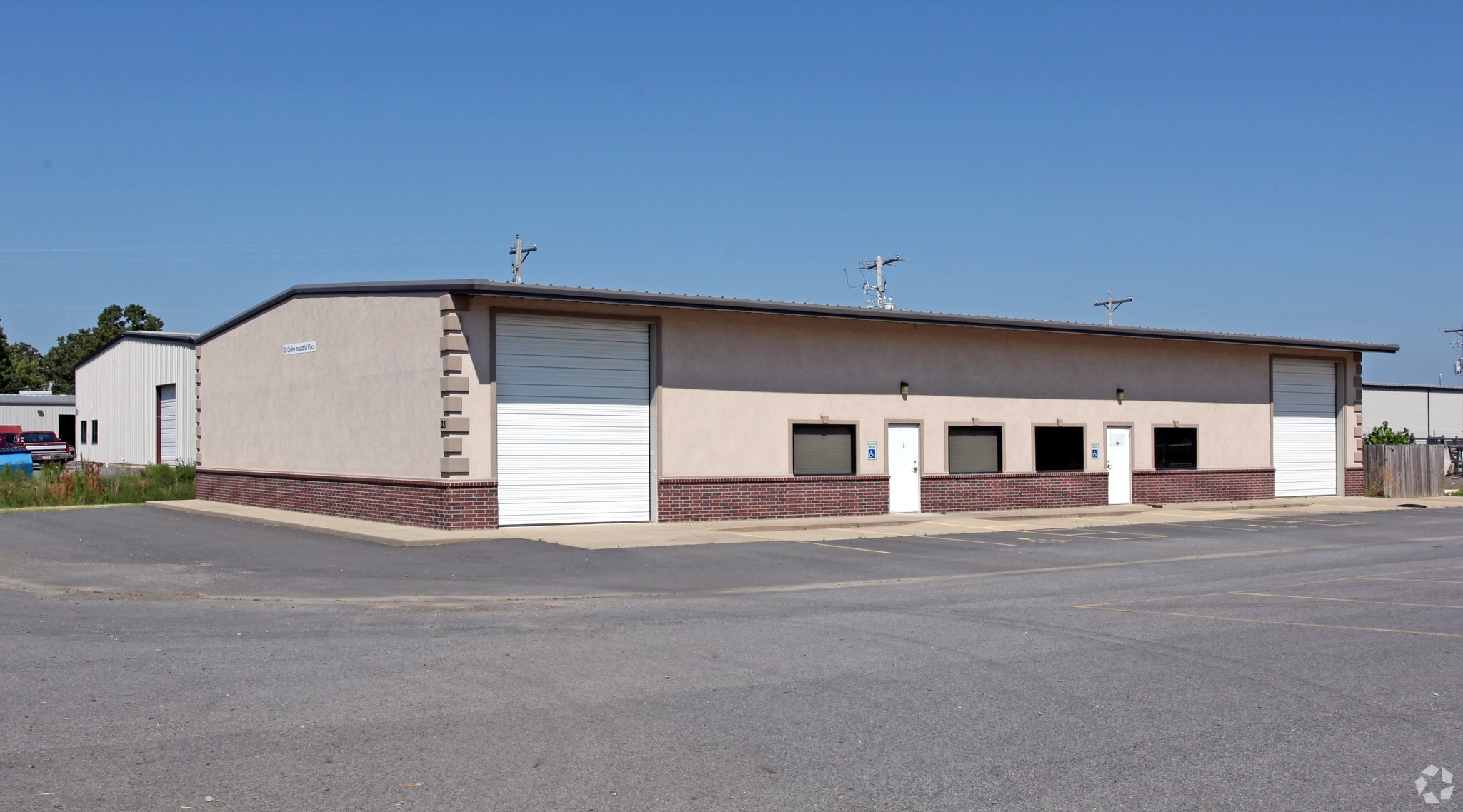 10 Collins Industrial Pl, Maumelle, AR for lease Primary Photo- Image 1 of 8