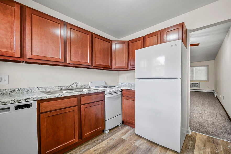 2144 W Sylvania Ave, Toledo, OH for sale - Building Photo - Image 3 of 6