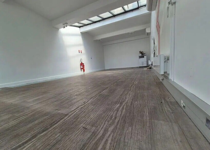 Retail in Levallois-Perret for sale - Interior Photo - Image 3 of 4