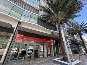 86 SW 8th St, Miami, FL for lease Building Photo- Image 2 of 2