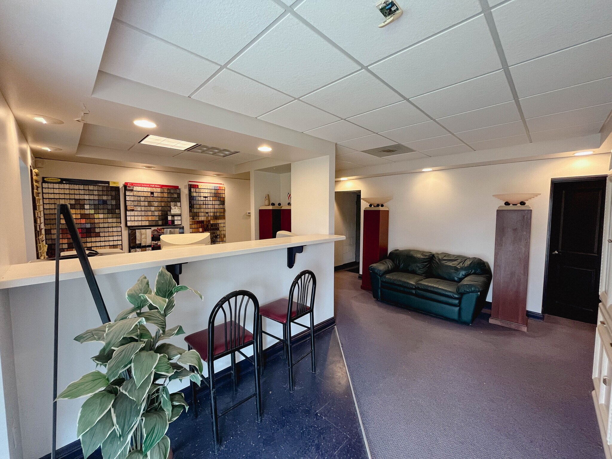 2369-2375 Valleyview Dr, Columbus, OH for sale Lobby- Image 1 of 1