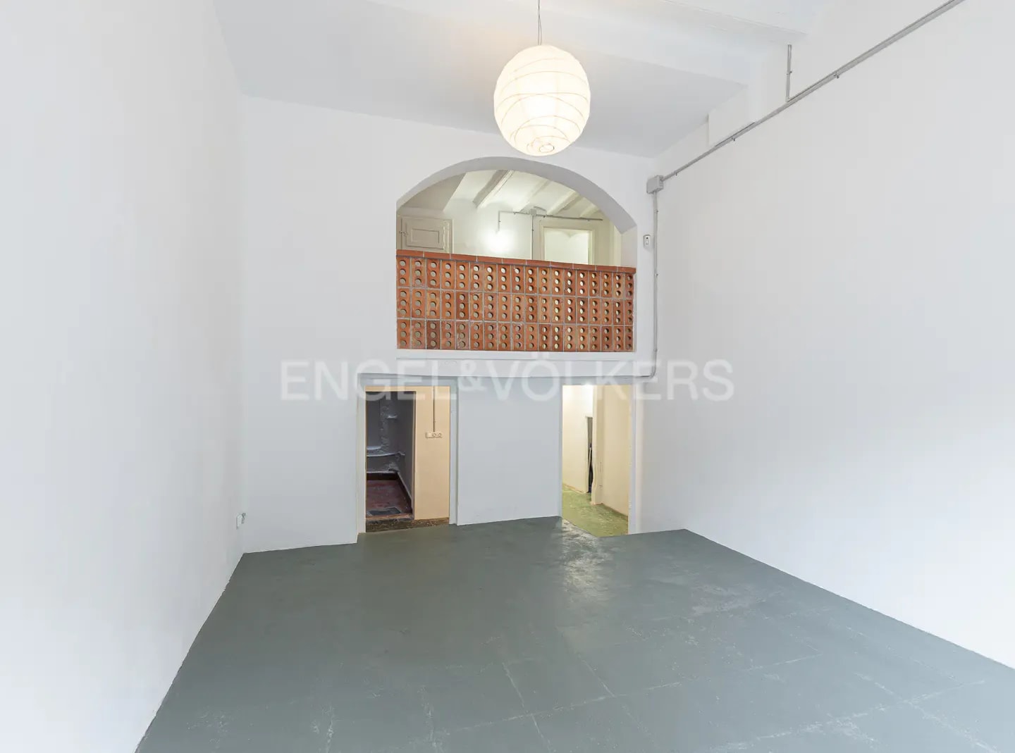 Retail in Barcelona, Barcelona for lease Interior Photo- Image 1 of 24