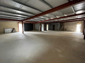 1 Oakfield Rd, Bourne End for lease Interior Photo- Image 2 of 3