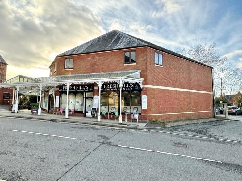 Station Crescent, Llandrindod Wells for lease - Building Photo - Image 2 of 5