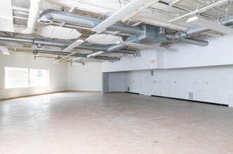 633 Hope St, Stamford, CT for lease Interior Photo- Image 2 of 4