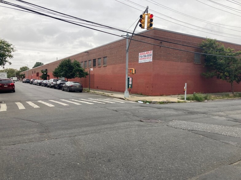 1900 Linden Blvd, Brooklyn, NY for lease - Building Photo - Image 3 of 4