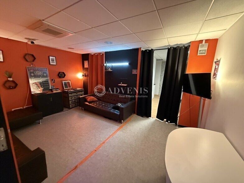 231 Rue Nationale 20, Saran for lease - Building Photo - Image 3 of 5