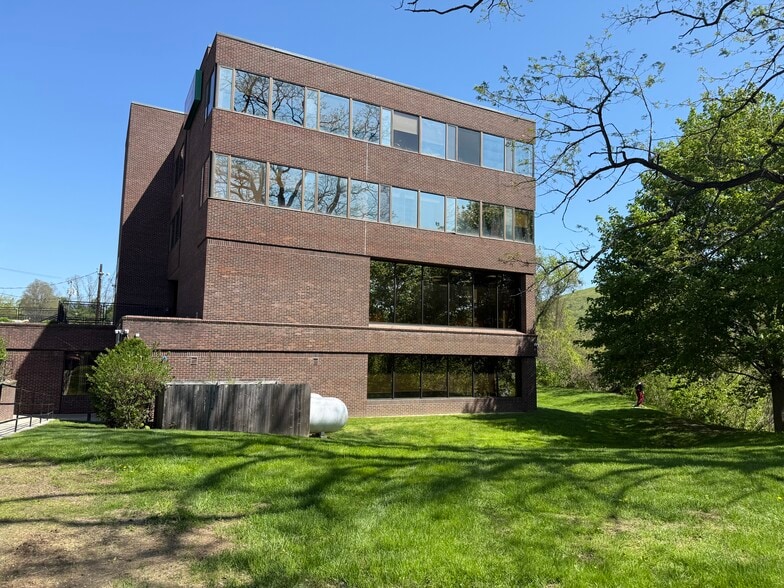 201 Main st, Brattleboro, VT for sale - Building Photo - Image 3 of 17