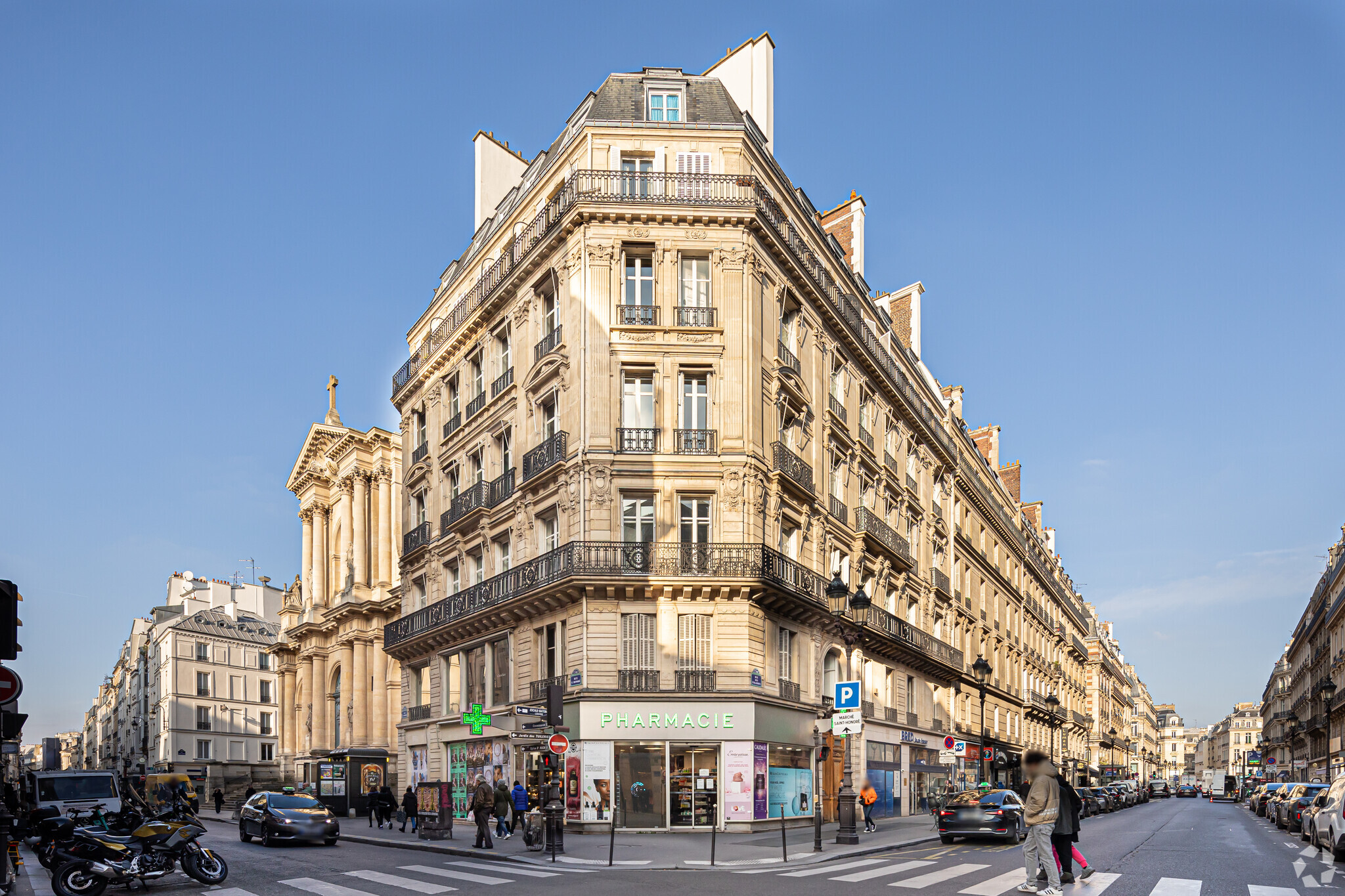 Retail in Paris for lease Primary Photo- Image 1 of 5