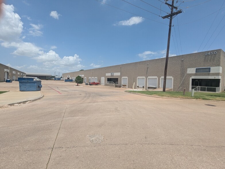 2450 114th St, Grand Prairie, TX for lease - Building Photo - Image 1 of 9