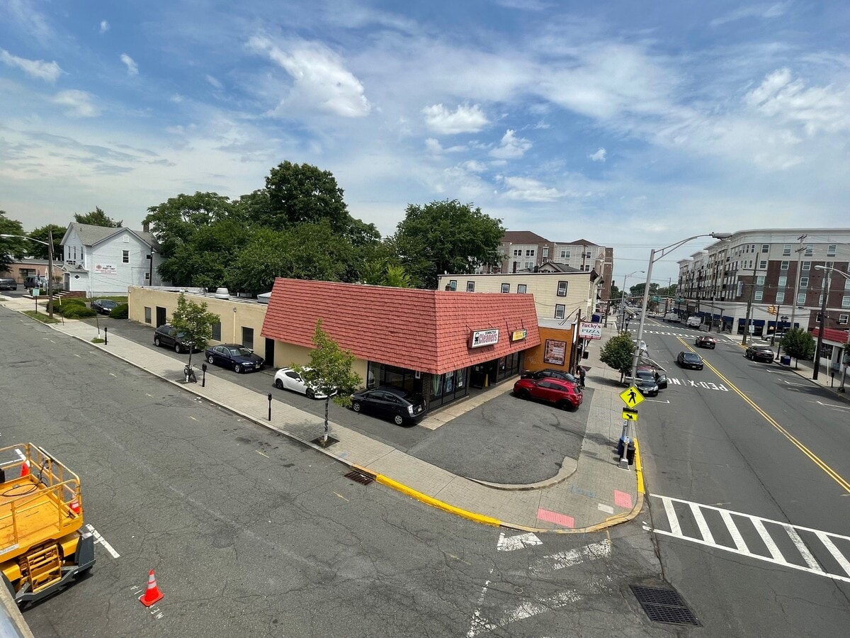 3 S Wood Ave, Linden, NJ 07036