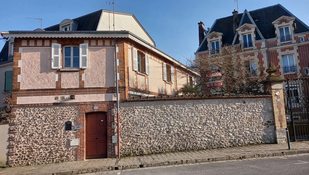 Location Bureaux 100 m² - Photo 1