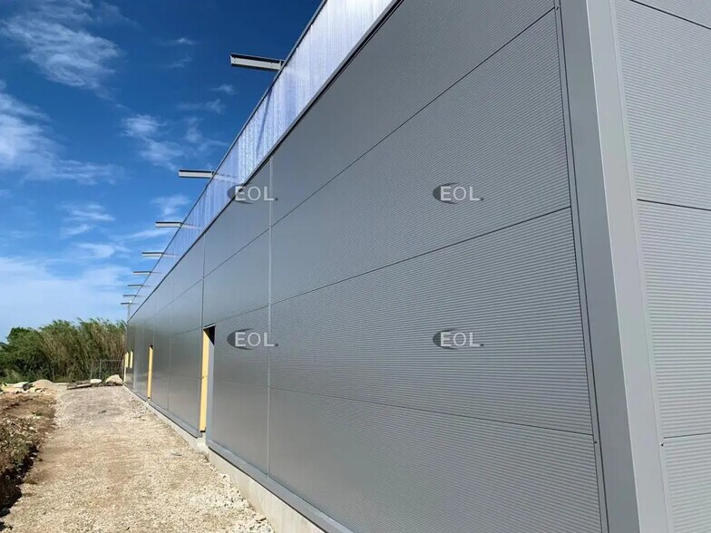 Flex in Taillades for lease - Building Photo - Image 3 of 7