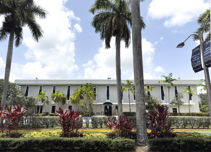 7301 N University Dr, Tamarac, FL for lease - Building Photo - Image 2 of 25