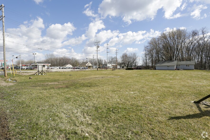 1829 Plank Rd, Menasha, WI for sale - Building Photo - Image 2 of 5