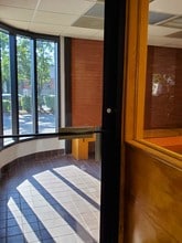 720 Jackson St, Herndon, VA for lease Interior Photo- Image 2 of 19