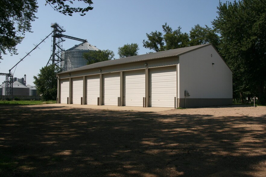 107 NE 13th St, Beresford, SD for sale - Building Photo - Image 1 of 1