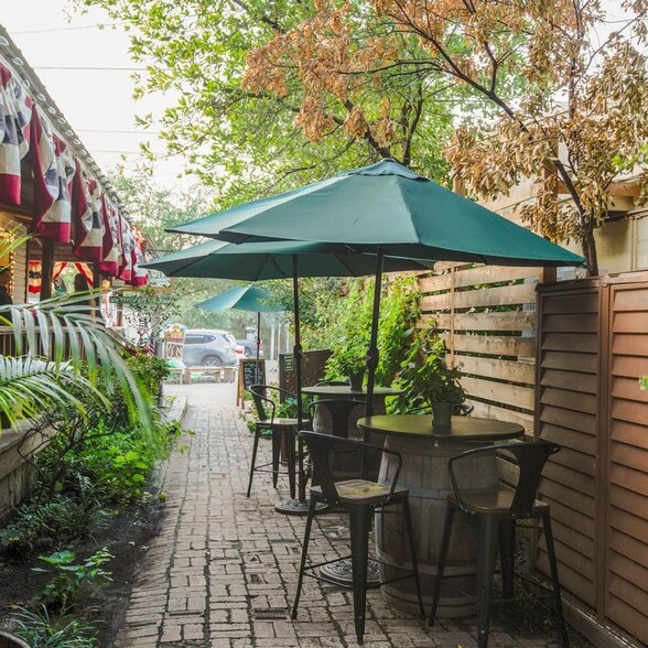 314 Wimberley Square  Store & Restaurant portfolio of 3 properties for sale on LoopNet.com - Building Photo - Image 3 of 28