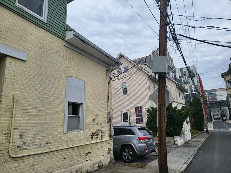 114 Hall, Allentown, PA for sale - Building Photo - Image 2 of 13