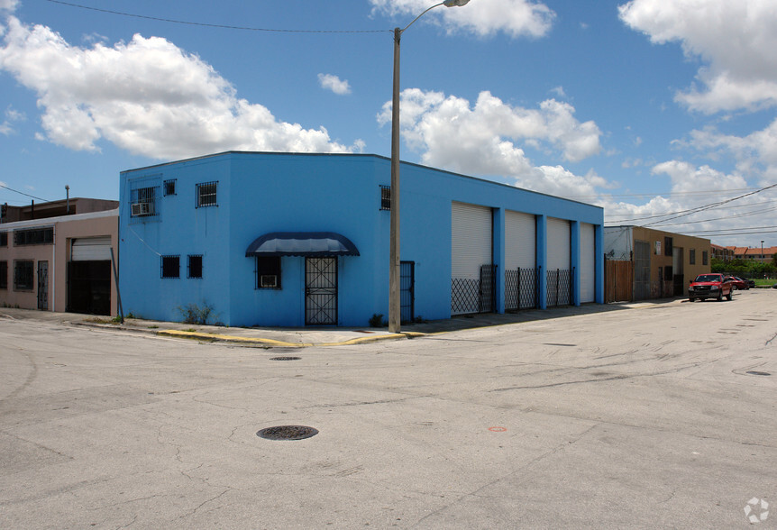 748 NW 24th St, Miami, FL for sale - Primary Photo - Image 1 of 1