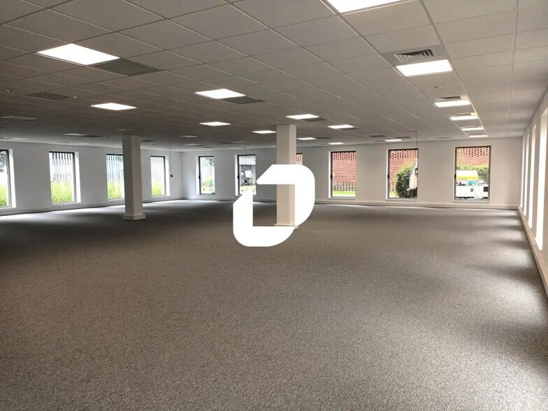 84 Rue Des Templiers, Lille for lease - Interior Photo - Image 3 of 7