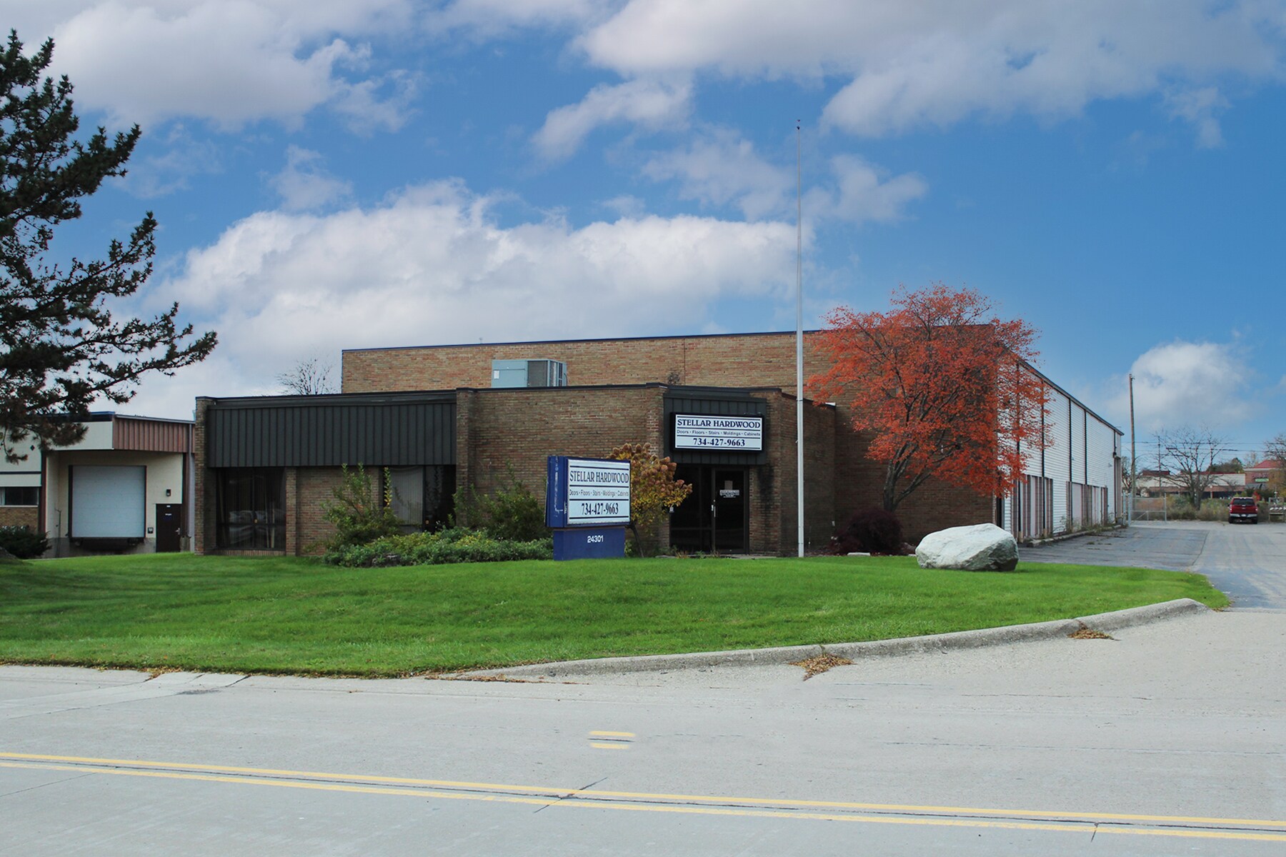 24301 Indoplex Cir, Farmington, MI for lease Building Photo- Image 1 of 7