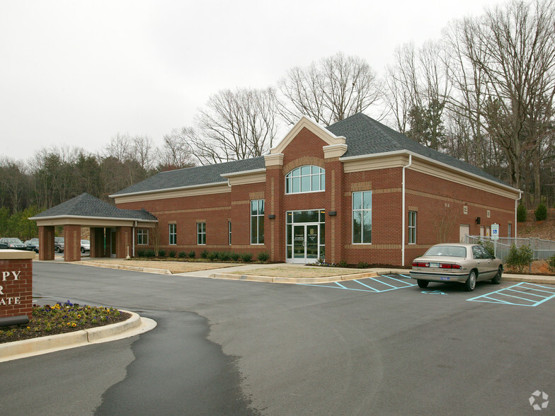 14 Hawthorne Park Ct, Greenville, SC for lease - Building Photo - Image 2 of 7