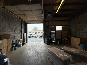 9107 Industry Dr, Manassas Park, VA for lease Interior Photo- Image 2 of 5