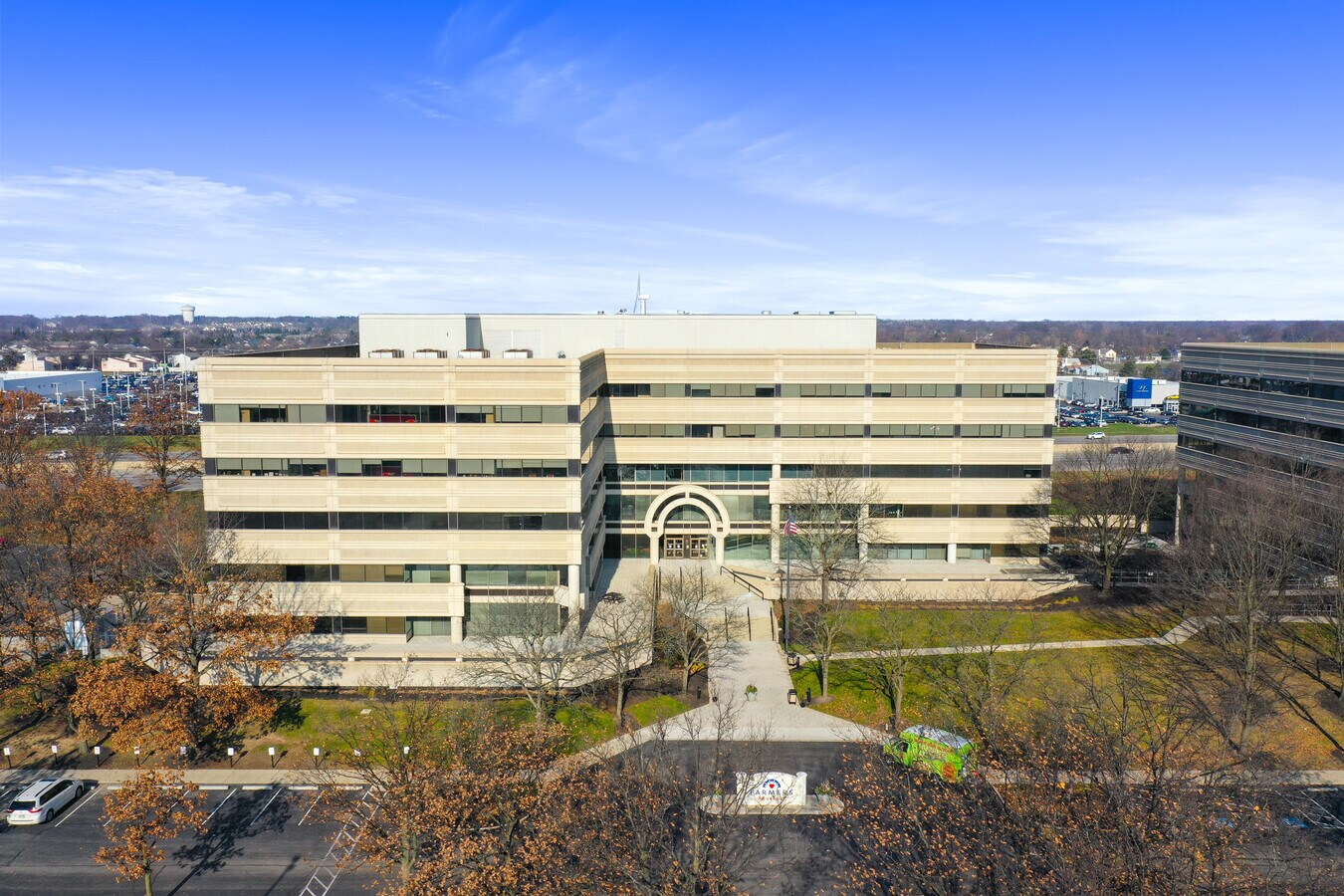 2500 Farmers Dr, Columbus, OH 43235