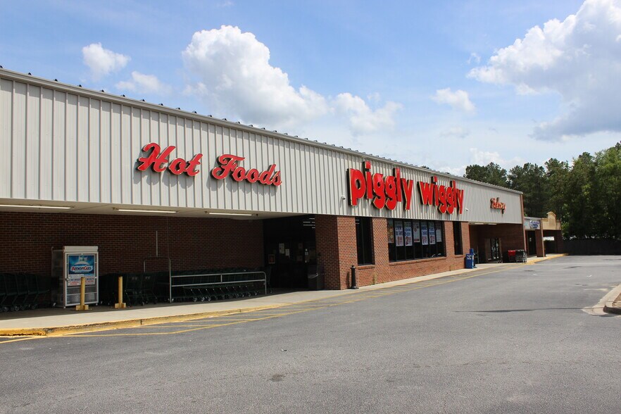 611-621 Harry C Raysor Dr, Saint Matthews, SC for lease - Building Photo - Image 1 of 5