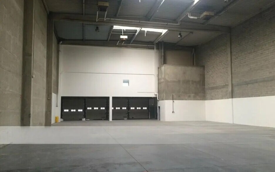 Office in Saint-Ouen-sur-Seine for lease - Interior Photo - Image 1 of 3