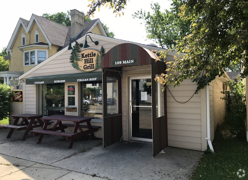 109 W Main St, Palmyra, WI for sale - Primary Photo - Image 1 of 1