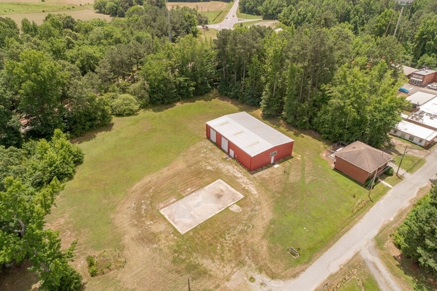 110 N Braxton Ave, Jarratt, VA 23867