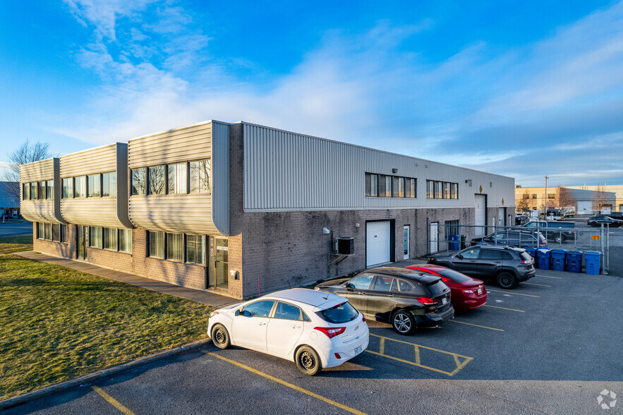 1400 Rue Marie-Victorin, St-Bruno-de-Montarville, QC for lease - Building Photo - Image 3 of 5