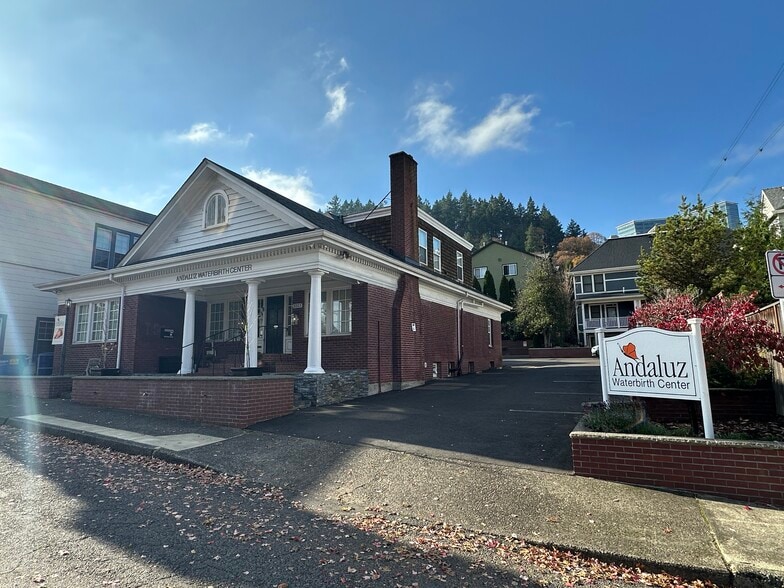 3323 SW Naito Pky, Portland, OR for sale - Building Photo - Image 1 of 12