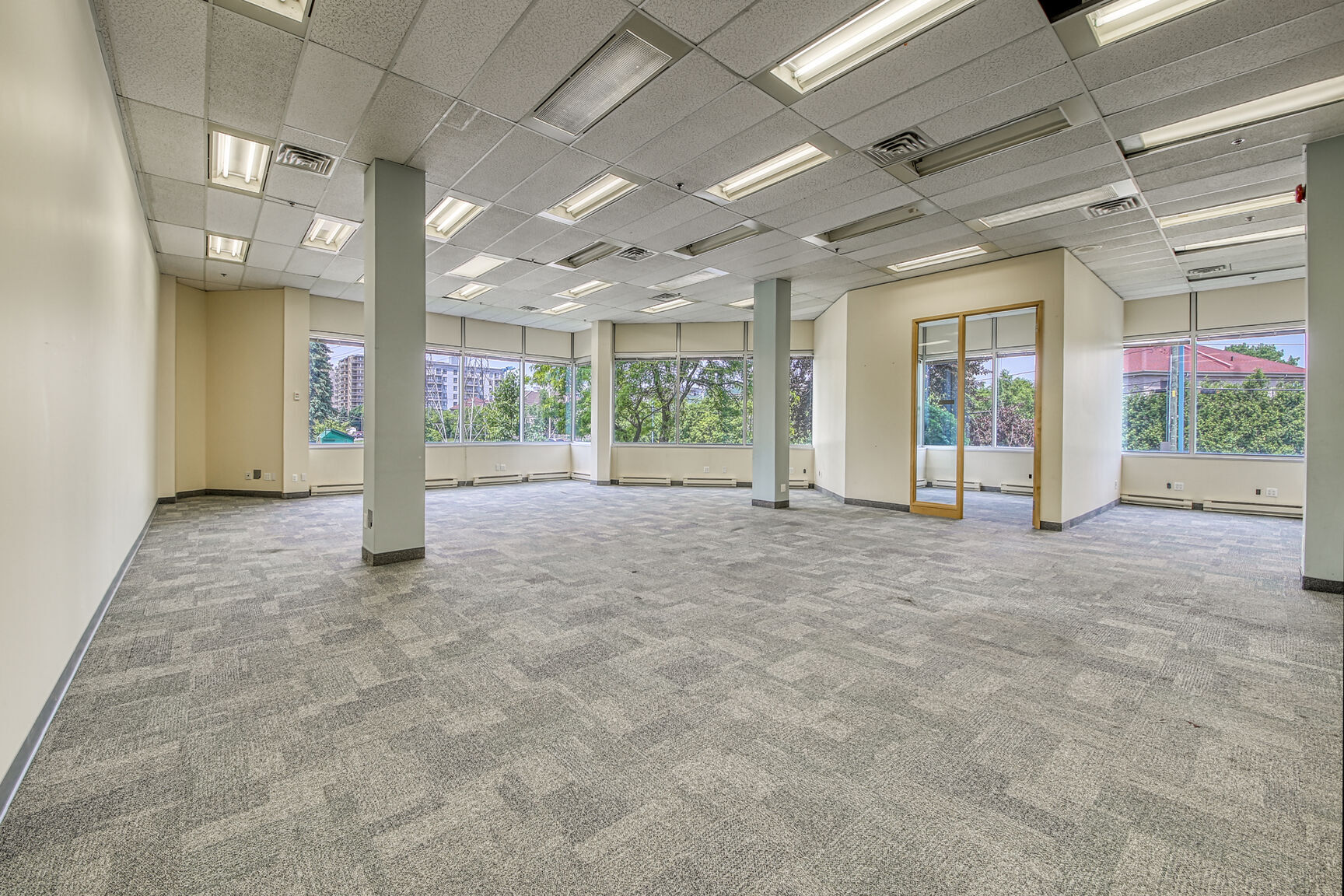 9999 Boul Cavendish, Montréal, QC for lease Interior Photo- Image 1 of 2