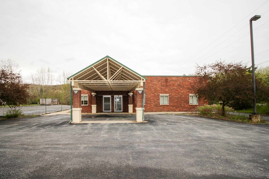 3040 W Park Dr, Huntington, IN for sale - Building Photo - Image 1 of 1