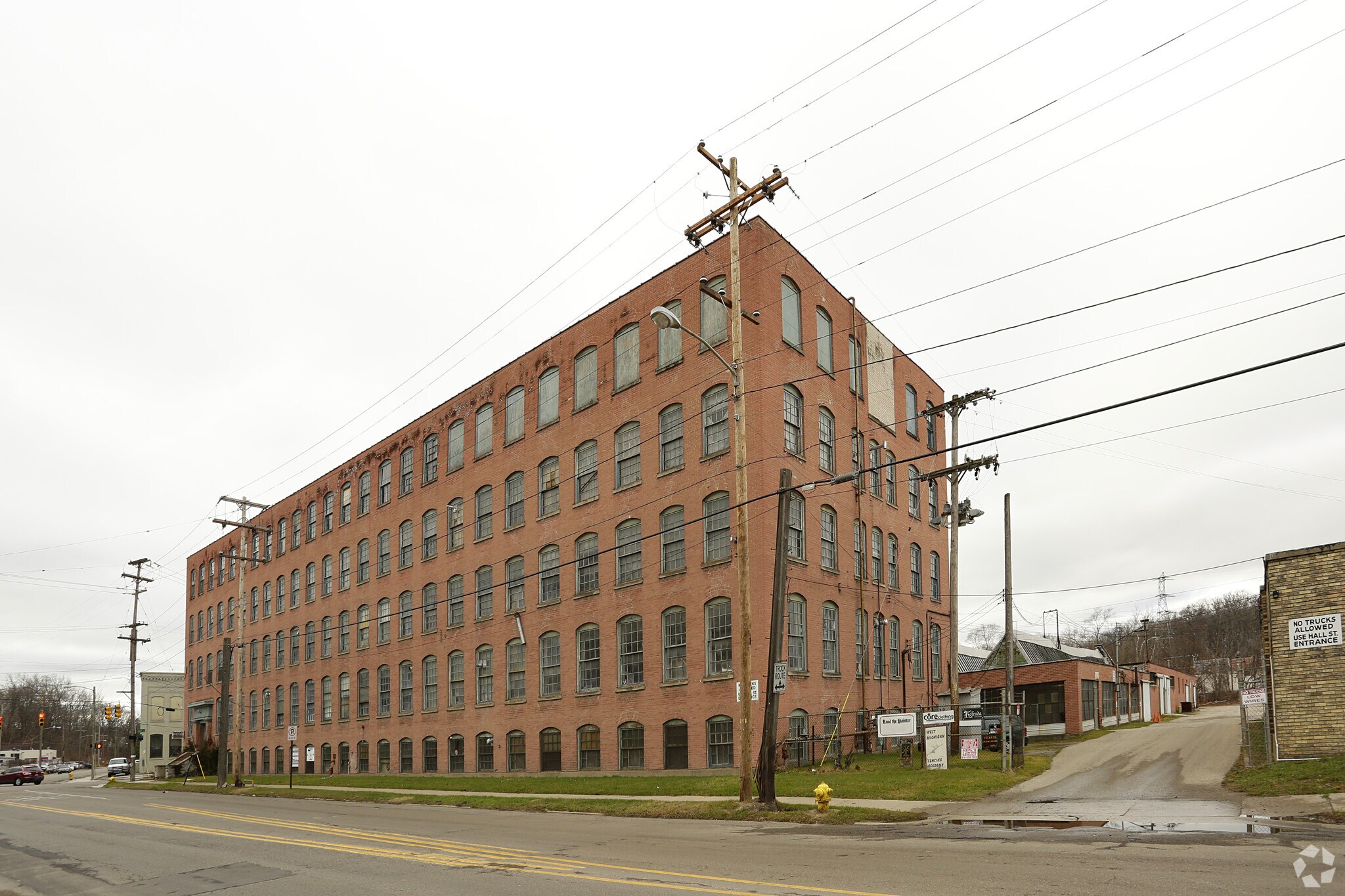 1111 Godfrey Ave, Grand Rapids, MI 49503