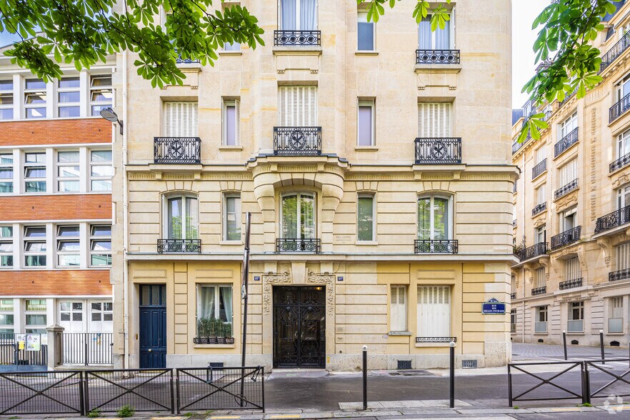 Office in Paris for lease - Building Photo - Image 2 of 2