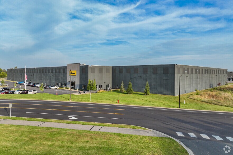 6151 NE Queens Ave, Otsego, MN for sale - Primary Photo - Image 1 of 1